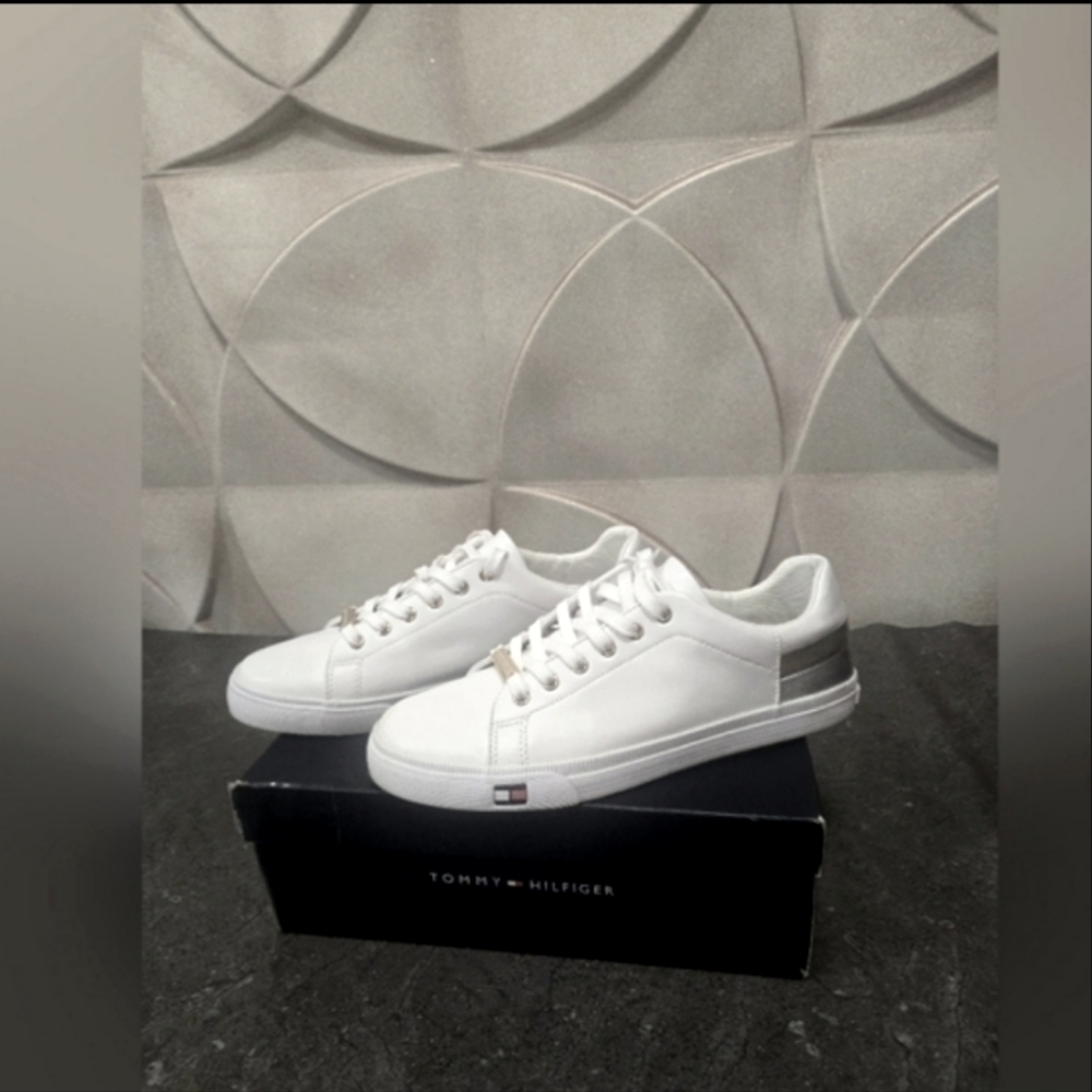 Tommy Hilfiger Women's Tennis Shoes White Size 9.5 Medium - Picture 5 of 6